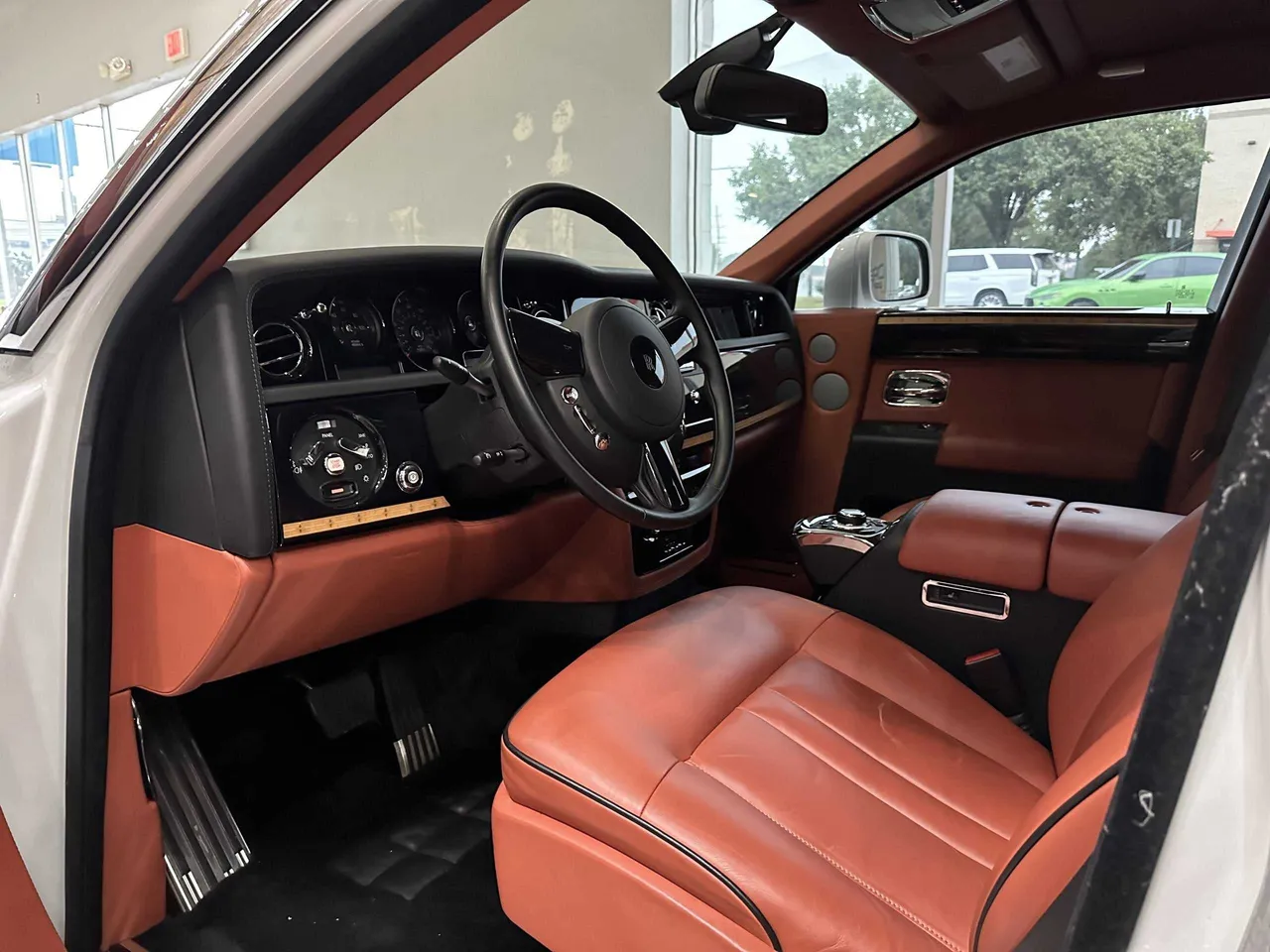 Rolls Royce Phantom interior, photo 5 for rolls royce phantom rental